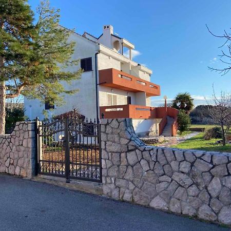 Family Apartments Tomy Punat Bagian luar foto