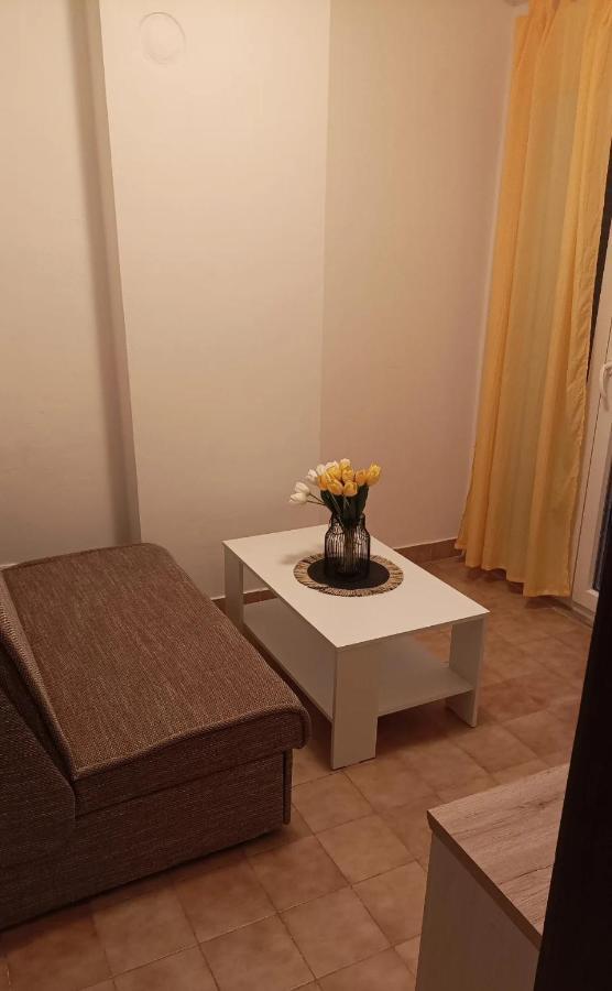 Family Apartments Tomy Punat Bagian luar foto