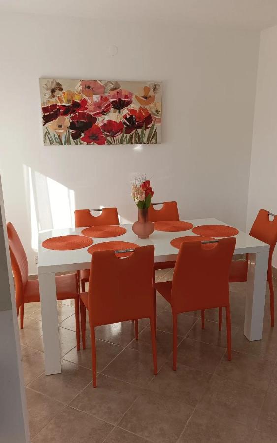 Family Apartments Tomy Punat Bagian luar foto
