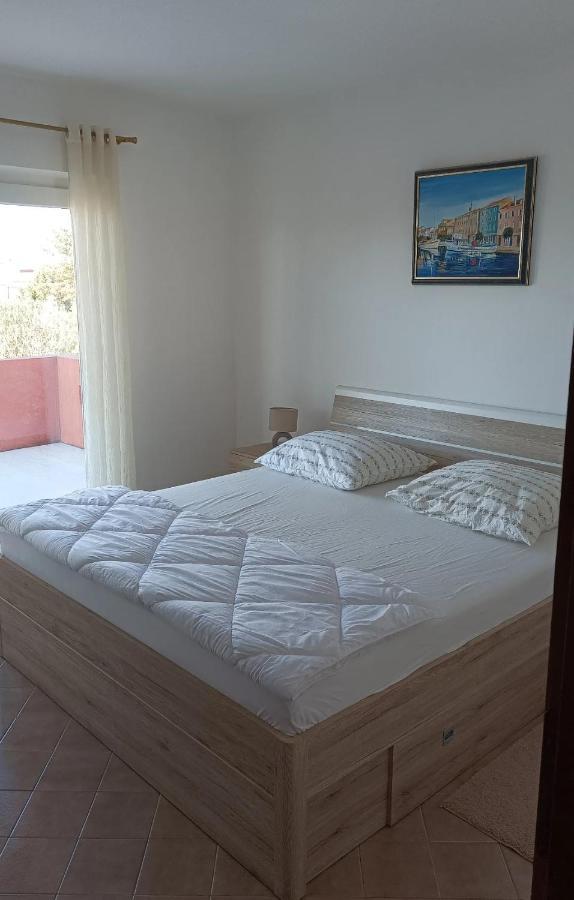 Family Apartments Tomy Punat Bagian luar foto