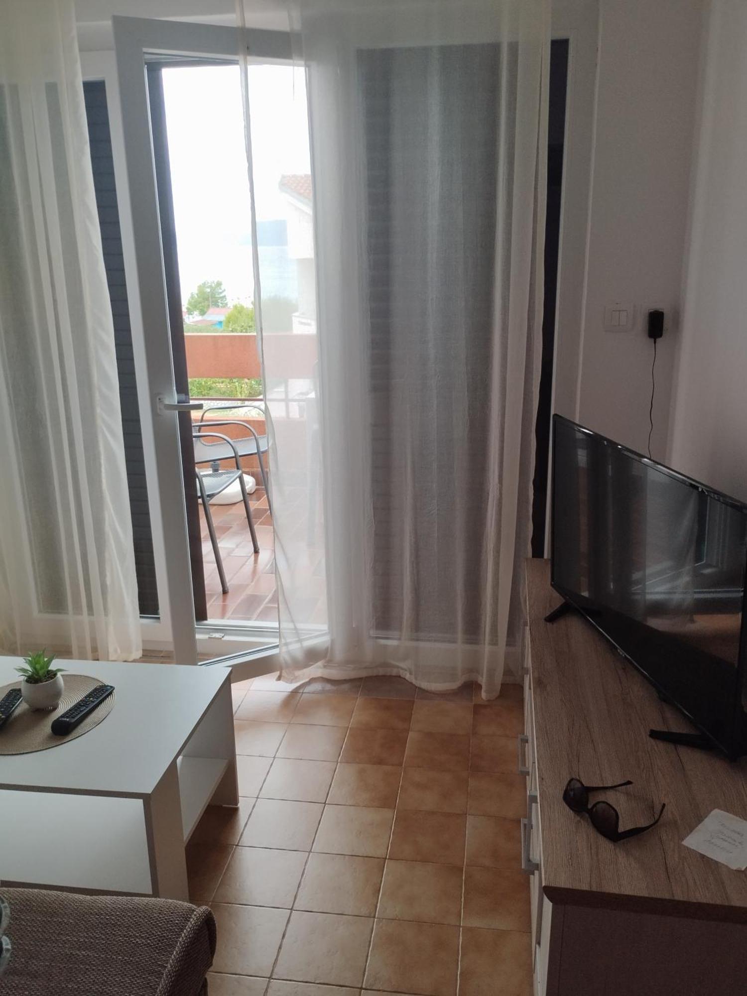 Family Apartments Tomy Punat Bagian luar foto