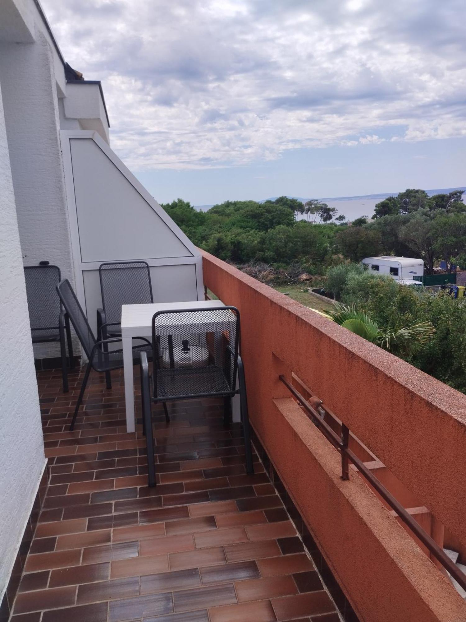Family Apartments Tomy Punat Bagian luar foto