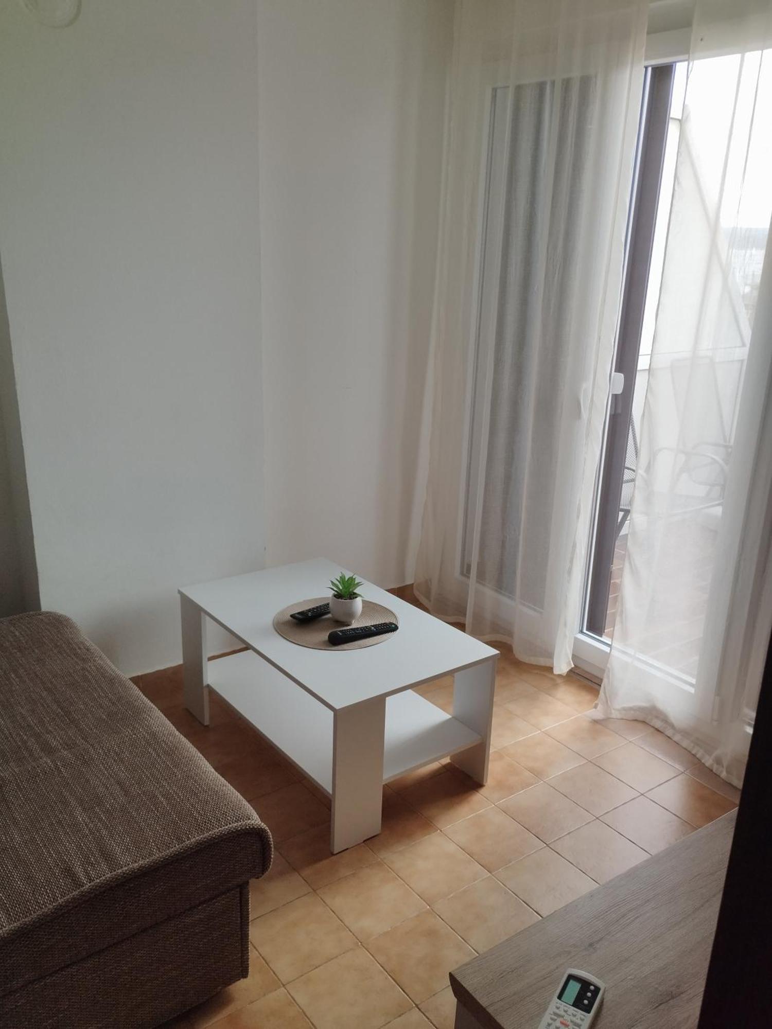 Family Apartments Tomy Punat Bagian luar foto