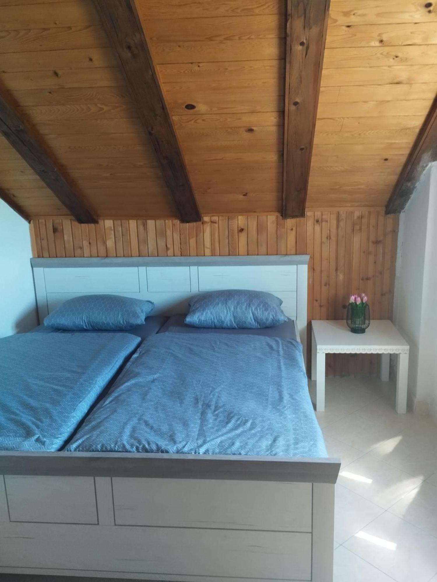 Family Apartments Tomy Punat Bagian luar foto